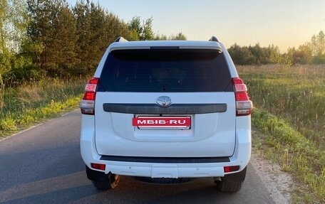 Toyota Land Cruiser Prado 150 рестайлинг 2, 2015 год, 3 320 000 рублей, 5 фотография