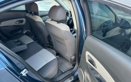 Chevrolet Cruze II, 2010 год, 575 000 рублей, 7 фотография