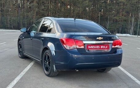 Chevrolet Cruze II, 2010 год, 575 000 рублей, 8 фотография
