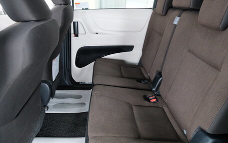 Toyota Sienta II, 2017 год, 1 549 000 рублей, 23 фотография