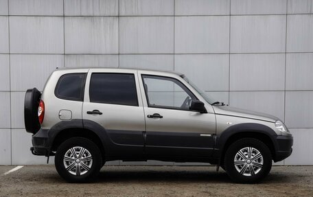 Chevrolet Niva I рестайлинг, 2015 год, 690 000 рублей, 5 фотография