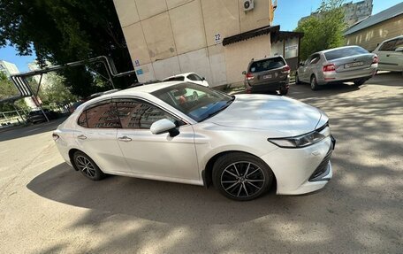 Toyota Camry, 2021 год, 2 800 000 рублей, 3 фотография