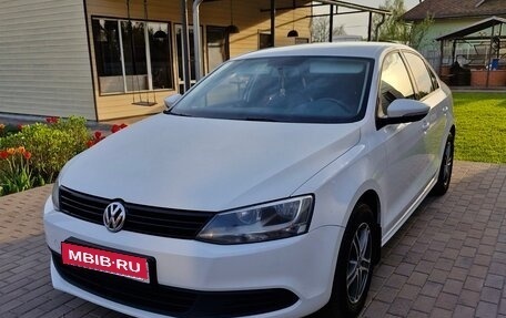 Volkswagen Jetta VI, 2014 год, 930 000 рублей, 1 фотография