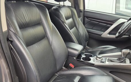Mitsubishi Pajero Sport III рестайлинг, 2017 год, 2 150 000 рублей, 7 фотография
