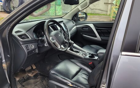Mitsubishi Pajero Sport III рестайлинг, 2017 год, 2 150 000 рублей, 5 фотография