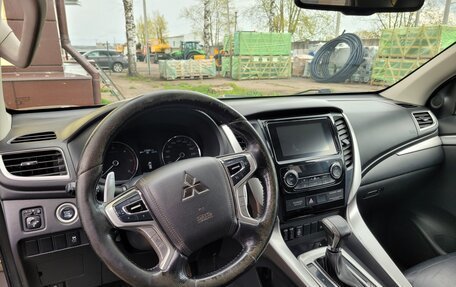 Mitsubishi Pajero Sport III рестайлинг, 2017 год, 2 150 000 рублей, 9 фотография