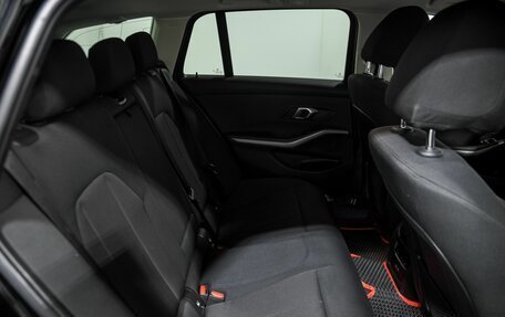 BMW 3 серия, 2020 год, 2 950 000 рублей, 16 фотография