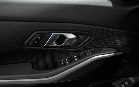 BMW 3 серия, 2020 год, 2 950 000 рублей, 13 фотография
