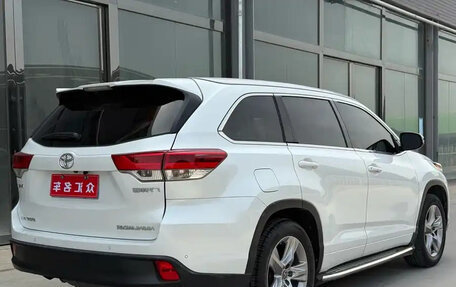 Toyota Highlander III, 2021 год, 3 100 000 рублей, 4 фотография