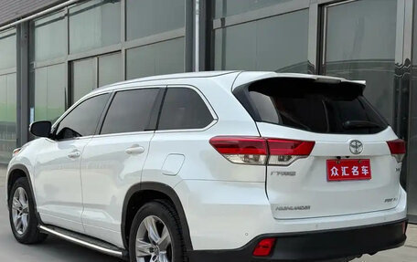 Toyota Highlander III, 2021 год, 3 100 000 рублей, 6 фотография