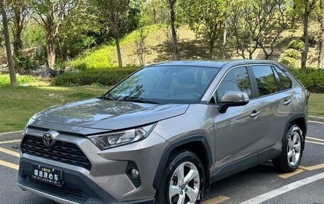 Toyota RAV4, 2020 год, 2 020 000 рублей, 3 фотография
