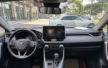 Toyota RAV4, 2020 год, 2 020 000 рублей, 8 фотография