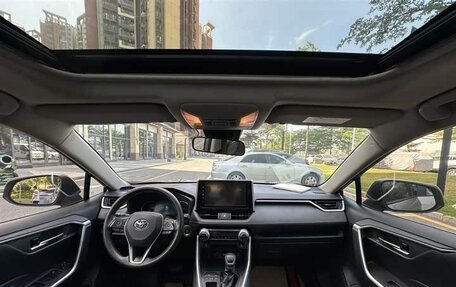 Toyota RAV4, 2020 год, 2 020 000 рублей, 9 фотография