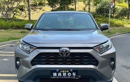 Toyota RAV4, 2020 год, 2 020 000 рублей, 2 фотография