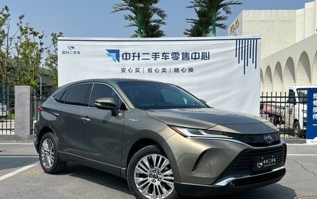 Toyota Harrier, 2021 год, 2 850 000 рублей, 3 фотография