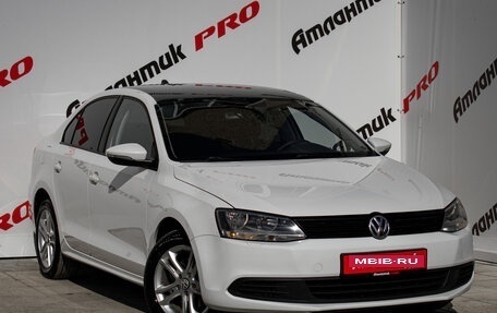 Volkswagen Jetta VI, 2011 год, 900 000 рублей, 3 фотография
