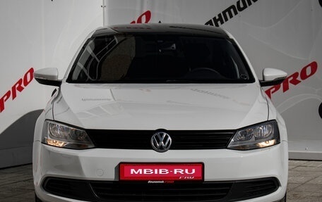 Volkswagen Jetta VI, 2011 год, 900 000 рублей, 2 фотография