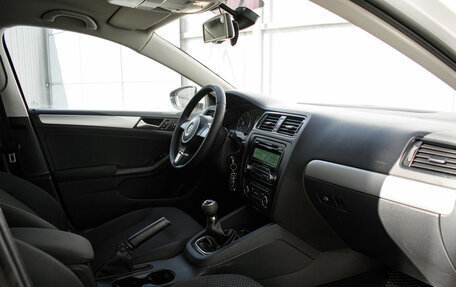 Volkswagen Jetta VI, 2011 год, 900 000 рублей, 11 фотография