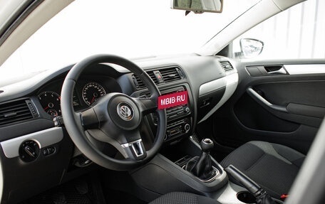 Volkswagen Jetta VI, 2011 год, 900 000 рублей, 9 фотография