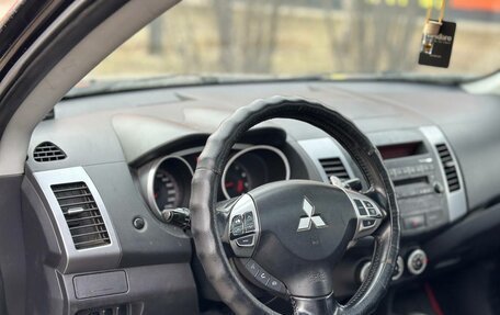 Mitsubishi Outlander III рестайлинг 3, 2008 год, 760 000 рублей, 11 фотография