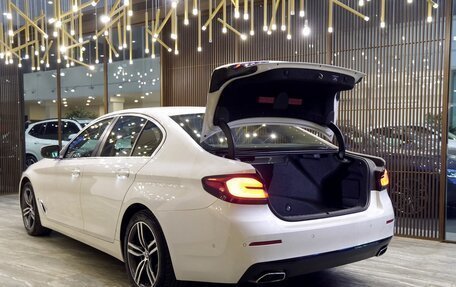 BMW 5 серия, 2021 год, 4 500 000 рублей, 6 фотография