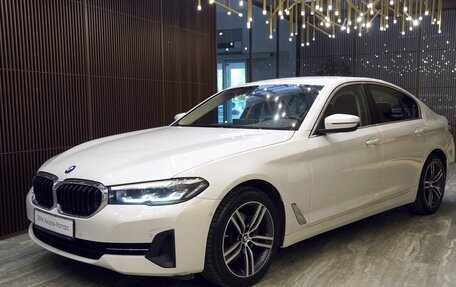 BMW 5 серия, 2021 год, 4 500 000 рублей, 2 фотография