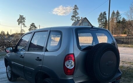 Chevrolet Niva I рестайлинг, 2011 год, 595 000 рублей, 4 фотография