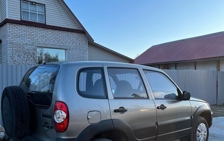 Chevrolet Niva I рестайлинг, 2011 год, 595 000 рублей, 3 фотография