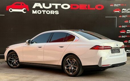 BMW 5 серия, 2025 год, 7 384 000 рублей, 6 фотография