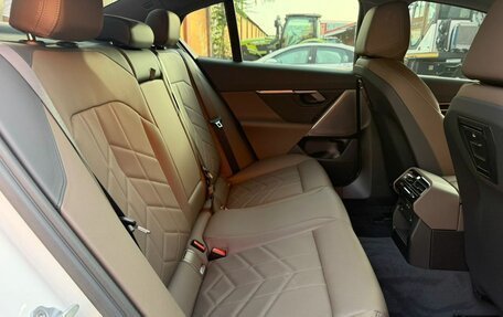 BMW 5 серия, 2025 год, 7 384 000 рублей, 13 фотография