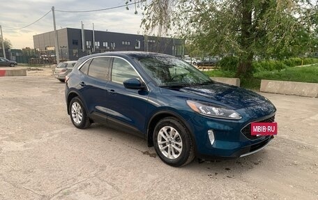 Ford Escape, 2019 год, 1 900 000 рублей, 2 фотография