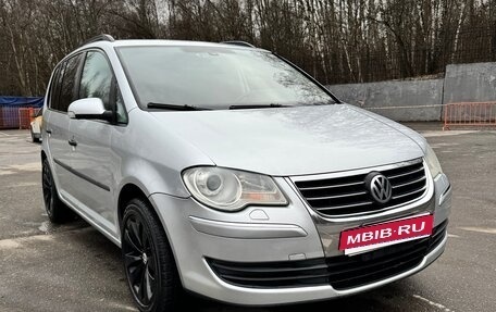 Volkswagen Touran III, 2007 год, 535 000 рублей, 6 фотография