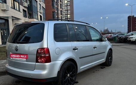 Volkswagen Touran III, 2007 год, 535 000 рублей, 8 фотография