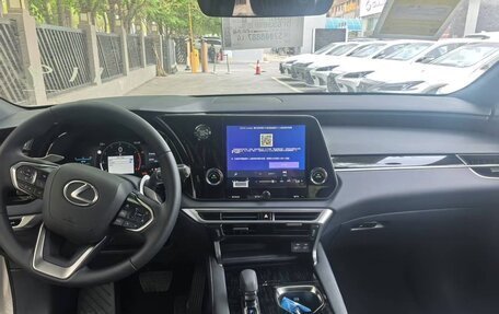 Lexus RX IV рестайлинг, 2025 год, 7 100 000 рублей, 6 фотография
