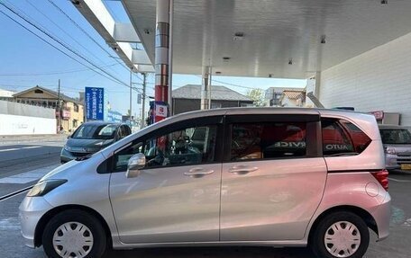 Honda Freed I, 2011 год, 998 000 рублей, 6 фотография