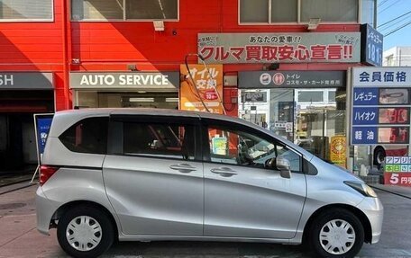 Honda Freed I, 2011 год, 998 000 рублей, 5 фотография