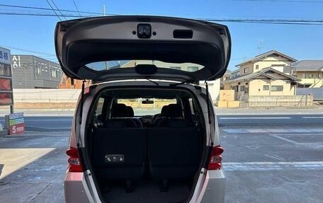 Honda Freed I, 2011 год, 998 000 рублей, 11 фотография