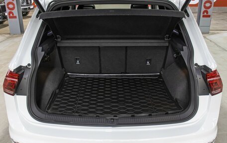 Volkswagen Tiguan II, 2021 год, 2 995 000 рублей, 10 фотография