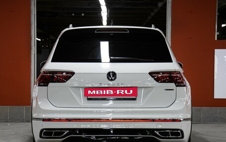 Volkswagen Tiguan II, 2021 год, 2 995 000 рублей, 6 фотография
