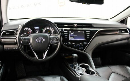 Toyota Camry, 2018 год, 2 869 000 рублей, 8 фотография