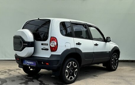 Chevrolet Niva I рестайлинг, 2015 год, 845 000 рублей, 4 фотография