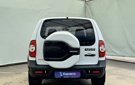 Chevrolet Niva I рестайлинг, 2015 год, 845 000 рублей, 6 фотография
