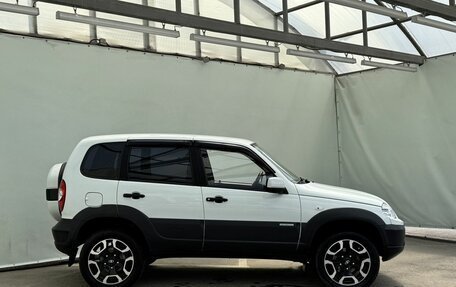 Chevrolet Niva I рестайлинг, 2015 год, 845 000 рублей, 9 фотография
