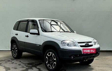Chevrolet Niva I рестайлинг, 2015 год, 845 000 рублей, 2 фотография