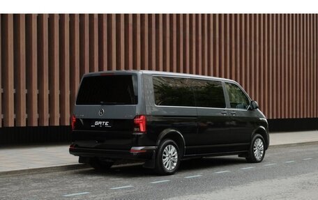 Volkswagen Multivan T6 рестайлинг, 2021 год, 7 900 000 рублей, 2 фотография