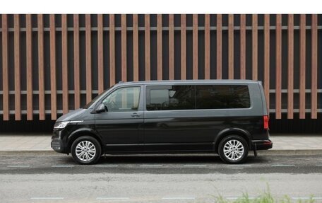 Volkswagen Multivan T6 рестайлинг, 2021 год, 7 900 000 рублей, 6 фотография