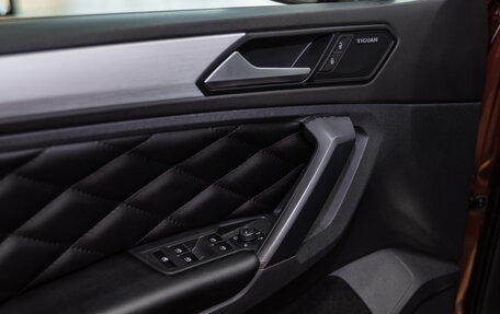 Volkswagen Tiguan II, 2020 год, 2 355 000 рублей, 10 фотография