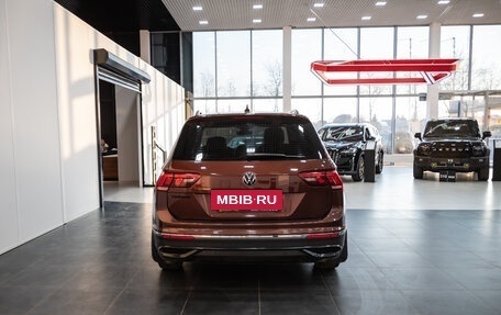 Volkswagen Tiguan II, 2020 год, 2 355 000 рублей, 7 фотография