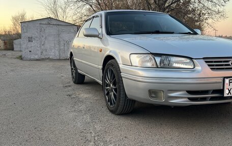 Toyota Camry, 1997 год, 600 000 рублей, 4 фотография