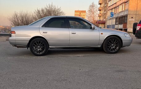 Toyota Camry, 1997 год, 600 000 рублей, 7 фотография